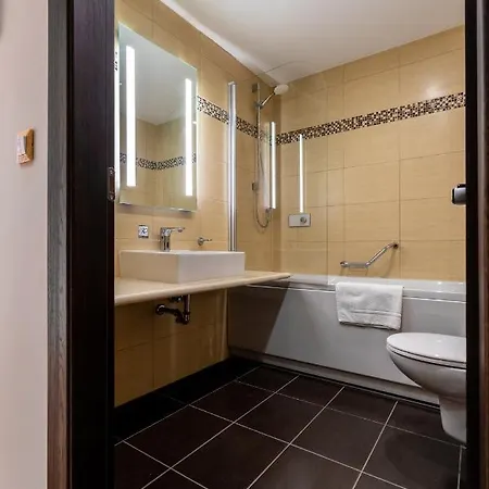 Ladiko - فندق فاليراكي