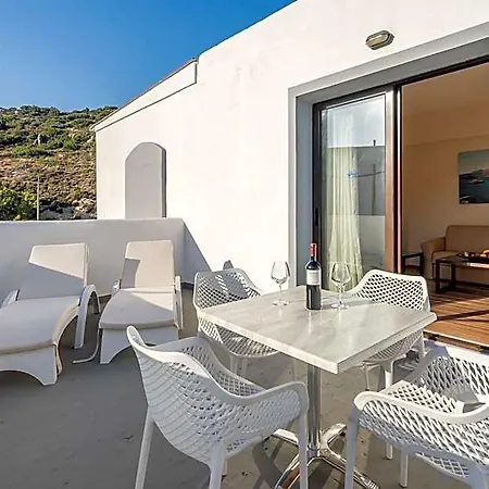 Ladiko Suites - Ladiko & Anthony Quinn Bay - Faliraki Hotell