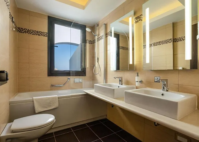 Ladiko - 3* ファリラキ