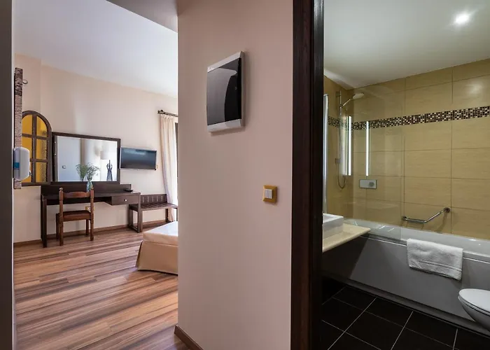 ホテル Ladiko - ファリラキ