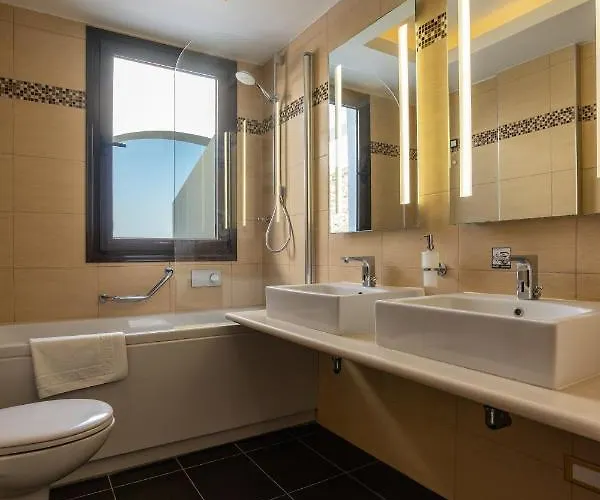 Ladiko - 3* ファリラキ