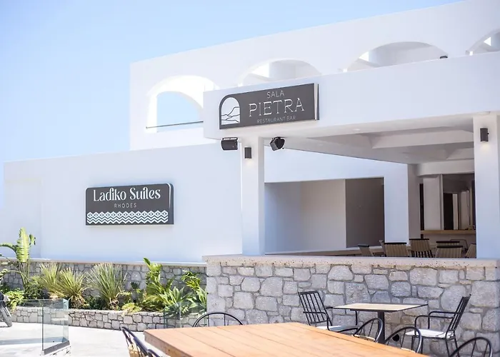 ホテル Ladiko - 3*