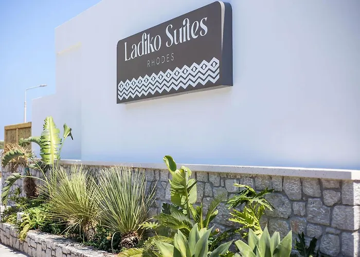 Ladiko - ホテル ファリラキ